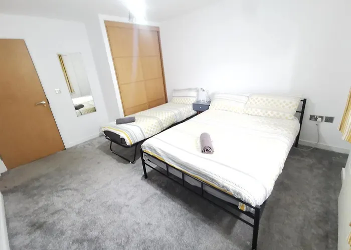 2 Bedroom 2 Bath Apartment, Sleeps 4, Town Centre