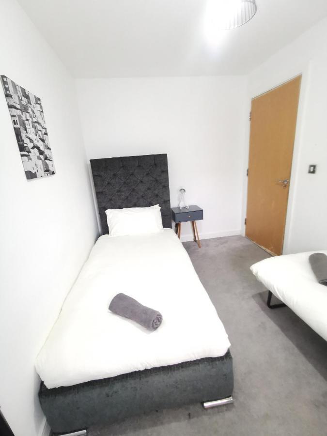 Apartment 2 Bedroom 2 Bath Apartment, Sleeps 4, Town Centre *
