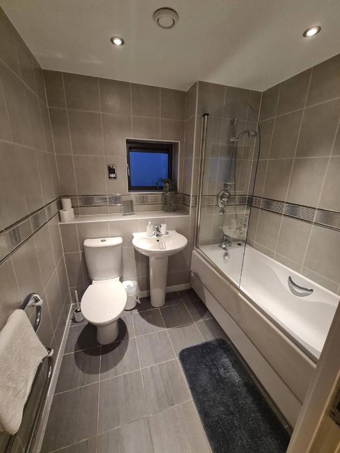 2 Bedroom 2 Bath Apartment, Sleeps 4, Town Centre Apartment *