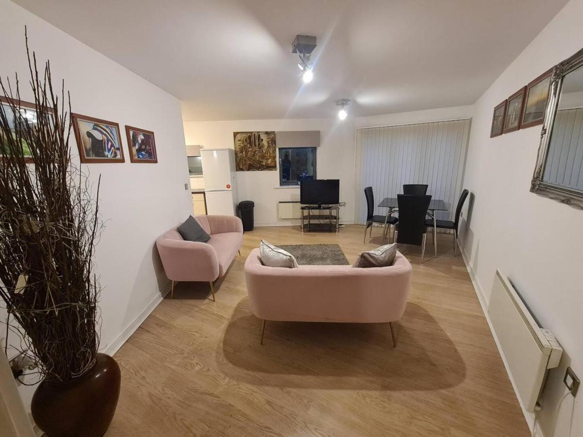 2 Bedroom 2 Bath Apartment, Sleeps 4, Town Centre *