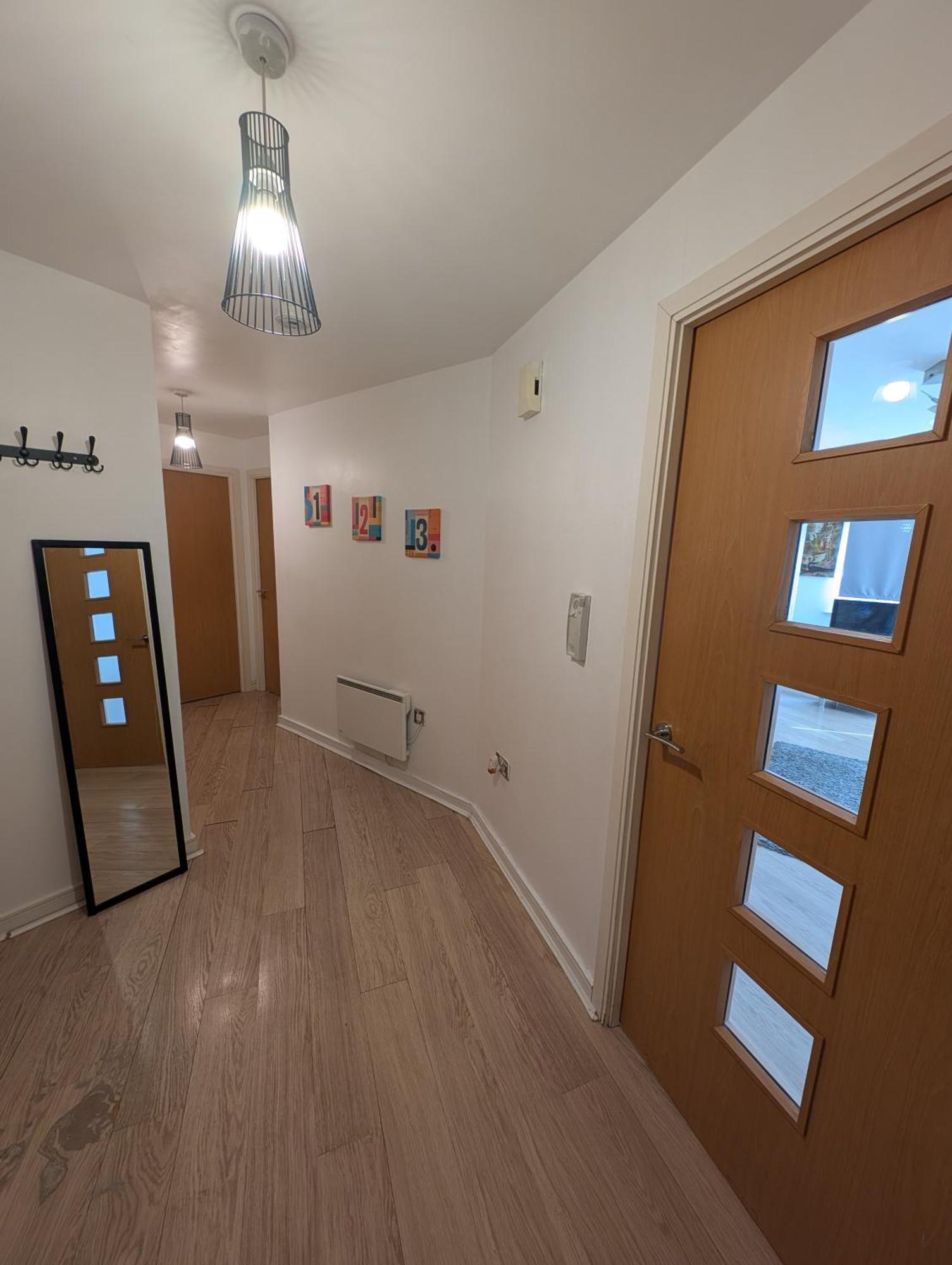 2 Bedroom 2 Bath Apartment, Sleeps 4, Town Centre Apartment